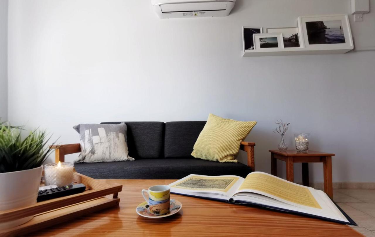 Anemomylos Guesthouse Paralímni Eksteriør bilde