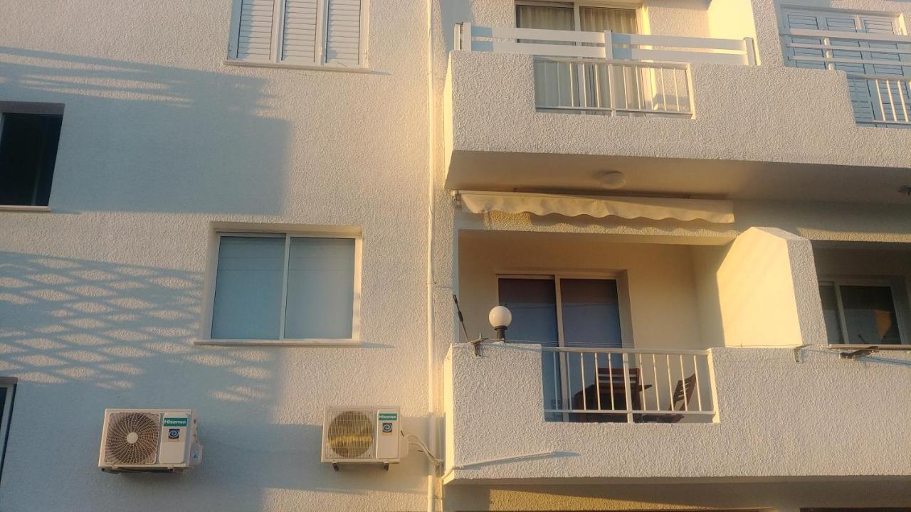 Anemomylos Guesthouse Paralímni Eksteriør bilde